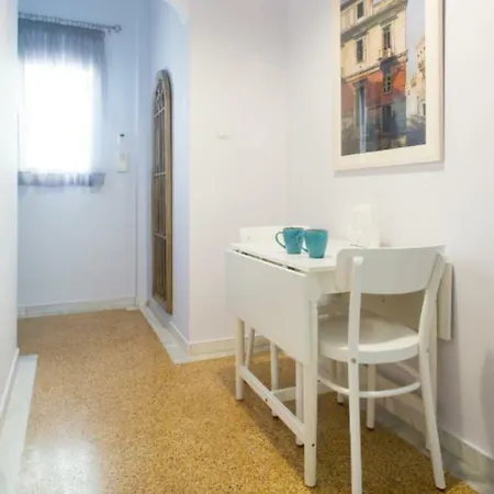 Live Like A Local, Next To Acropolis! *